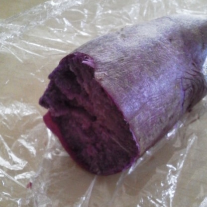 紫のサツマイモで作りました。